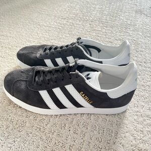 Addidas Gazelle Black and White sneakers size 8